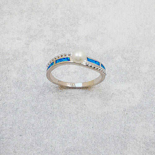 Srebrny pierścionek z opalem i perłą 