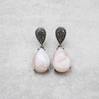 Eleganckie kolczyki z różowej masy perłowej 