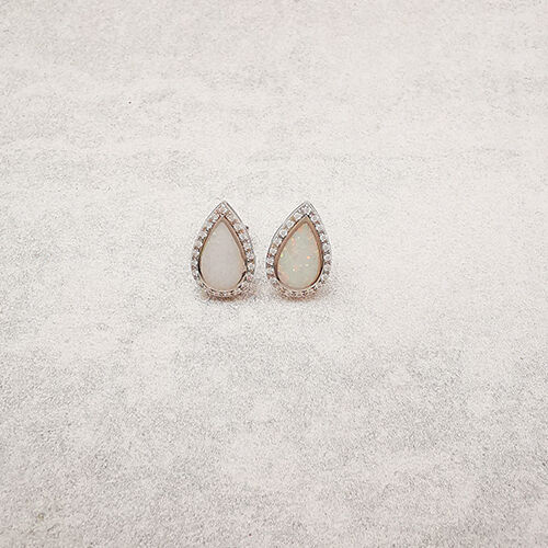 Eleganckie kolczyki ze srebra z opalem i cyrkoniami