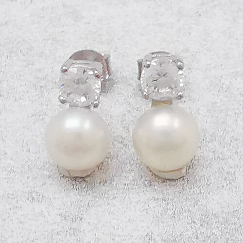 Kolczyki z piękną perłami i cyrkoniami